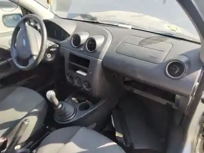 Veículo de Sucata ford fiesta (cbk) ambiente do ano 2001 alimentado 