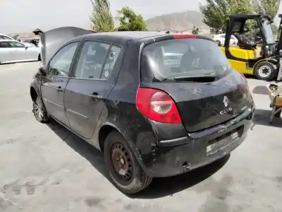 Здавання транспортного засобу renault clio iii confort dynamique року 2001 потужний  Здавання транспортного засобу renault clio iii confort dynamique року 2001 потужний