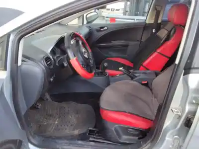 Veículo de Sucata seat leon (1p1) comfort limited do ano 2001 alimentado 