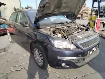 Sloopvoertuig peugeot 308 active van het jaar 2001 aangedreven 9h05