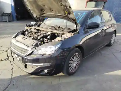 Sloopvoertuig peugeot 308 active van het jaar 2001 aangedreven 9h05