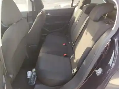 Sloopvoertuig peugeot 308 active van het jaar 2001 aangedreven 9h05