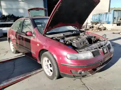 Veículo de Sucata seat toledo (1m2) executive do ano 2001 alimentado 