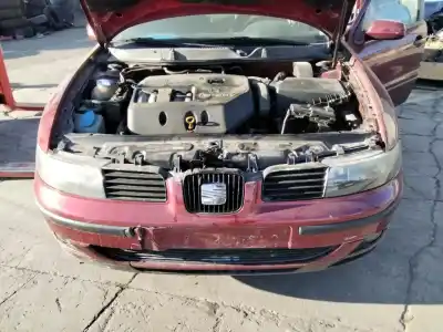 Veículo de Sucata seat toledo (1m2) executive do ano 2001 alimentado 