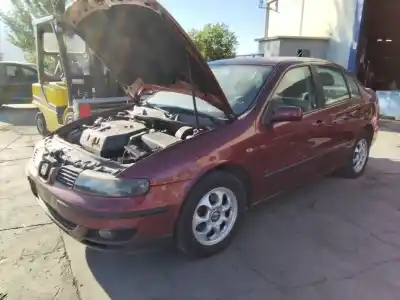 Veículo de Sucata seat toledo (1m2) executive do ano 2001 alimentado 