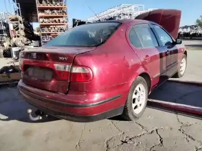 Veículo de Sucata seat toledo (1m2) executive do ano 2001 alimentado 