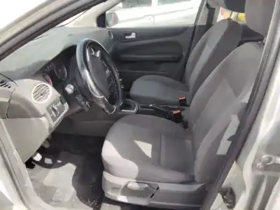 Veículo de Sucata ford focus berlina (cap) ambiente (d) do ano 2001 alimentado 