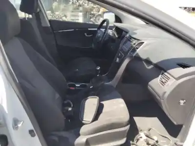 Veículo de Sucata hyundai i30 (pd) go  do ano 2001 alimentado d4fb