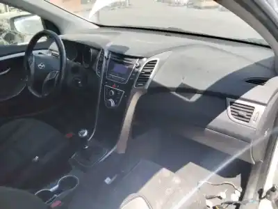 Veículo de Sucata hyundai i30 (pd) go  do ano 2001 alimentado d4fb