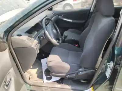 Veicolo di demolizione toyota corolla (e12) 1.6 16v dell'anno 2001 alimentato 