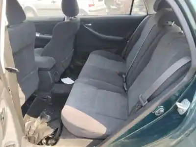 Veicolo di demolizione toyota corolla (e12) 1.6 16v dell'anno 2001 alimentato 