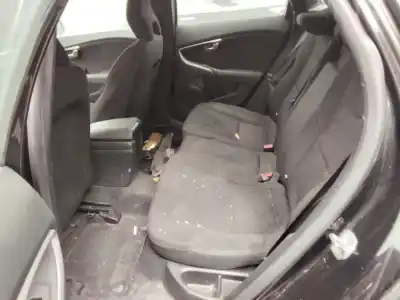 Scrapping Vehicle volvo v40 r-design kinetic of the year 2001 powered 