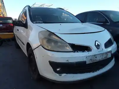 Veículo de Sucata renault clio iii rip curl do ano 2001 alimentado k9k766 Veículo de Sucata renault clio iii rip curl do ano 2001 alimentado k9k766