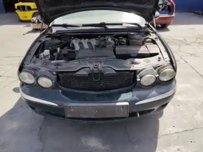 Veículo de Sucata jaguar x-type 2.0 v6 do ano 2001 alimentado 