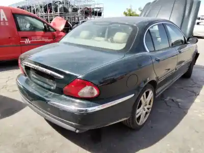 Veículo de Sucata jaguar x-type 2.0 v6 do ano 2001 alimentado 