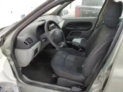 Veículo de Sucata renault clio ii fase ii (b/cb0) base authentique 65 cv / 48 kw do ano 2001 alimentado 