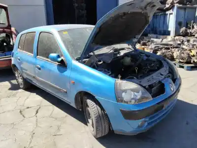 Vehículo de desguace RENAULT CLIO II  del año 2001 con motor 