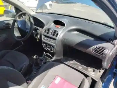 Vehículo de desguace PEUGEOT 206 BERLINA  del año 2001 con motor 