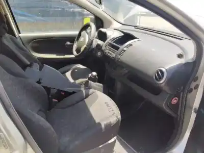 Veículo de Sucata nissan note (e11e) acenta do ano 2001 alimentado 