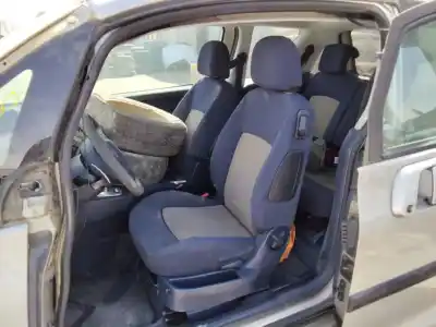 Veículo de Sucata peugeot 1007 sport do ano 2001 alimentado kfv