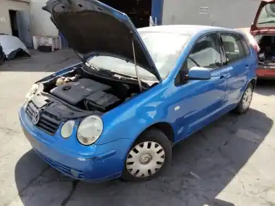 Véhicule à la ferraille VOLKSWAGEN POLO (9N1)  de l'année 2001 alimenté 