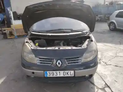 Veicolo di demolizione RENAULT SCENIC II  dell'anno 2001 alimentato 