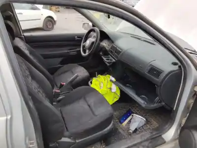 Scrapping Vehicle VOLKSWAGEN GOLF IV BERLINA (1J1)  of the year 2001 powered 