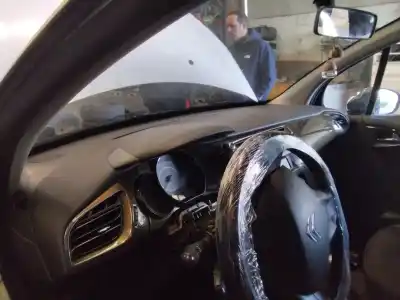 Veículo de Sucata citroen c3 collection do ano 2001 alimentado 8hp