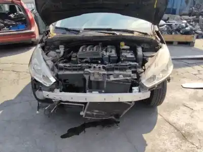 Veículo de Sucata peugeot 208 active 81 cv / 60 kw do ano 2001 alimentado hmz