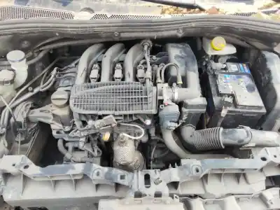 Veículo de Sucata peugeot 208 active 81 cv / 60 kw do ano 2001 alimentado hmz