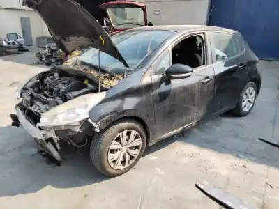 Veículo de Sucata peugeot 208 active 81 cv / 60 kw do ano 2001 alimentado hmz