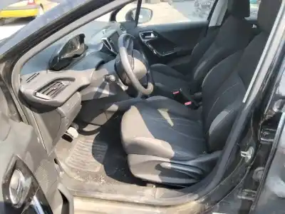 Veículo de Sucata peugeot 208 active 81 cv / 60 kw do ano 2001 alimentado hmz