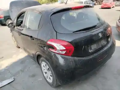 Veículo de Sucata peugeot 208 active 81 cv / 60 kw do ano 2001 alimentado hmz