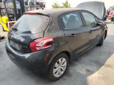 Veículo de Sucata peugeot 208 active 81 cv / 60 kw do ano 2001 alimentado hmz