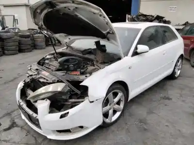 Veículo de Sucata audi a3 (8p) 1.4 tfsi ambiente do ano 2001 alimentado cax