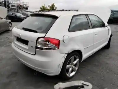 Veículo de Sucata audi a3 (8p) 1.4 tfsi ambiente do ano 2001 alimentado cax