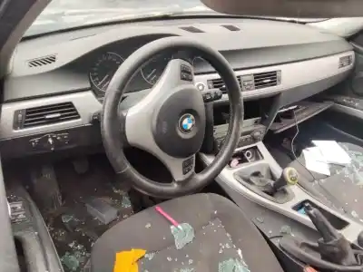 Veículo de Sucata bmw serie 3 berlina (e90) 318d do ano 2001 alimentado 