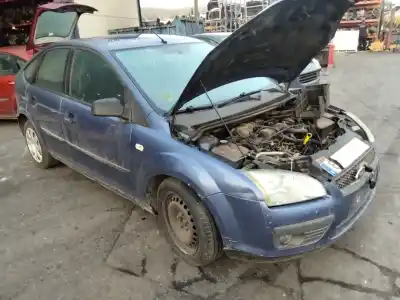 Veículo de Sucata ford focus berlina (cap) ambiente (d) do ano 2001 alimentado 