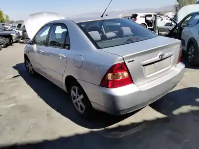 Veicolo di demolizione toyota corolla (e12) 2.0 d-4d sol berlina dell'anno 2001 alimentato 