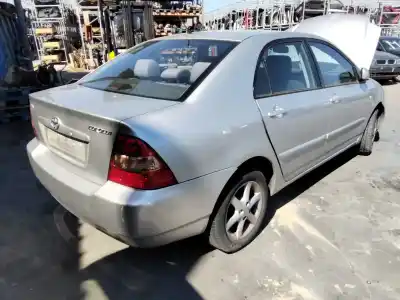 Veicolo di demolizione toyota corolla (e12) 2.0 d-4d sol berlina dell'anno 2001 alimentato 