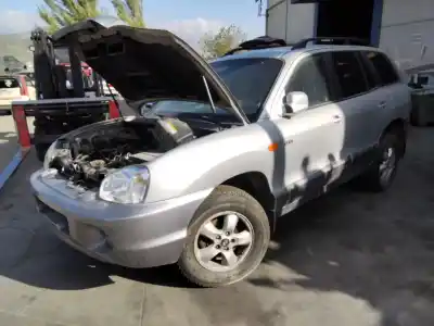Veicolo di demolizione hyundai santa fe (sm) 2.0 gls crdi dell'anno 2001 alimentato 