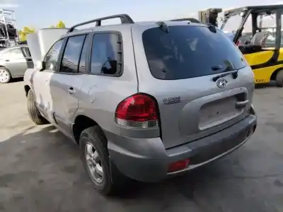 Veicolo di demolizione hyundai santa fe (sm) 2.0 gls crdi dell'anno 2001 alimentato 