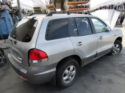 Veicolo di demolizione hyundai santa fe (sm) 2.0 gls crdi dell'anno 2001 alimentato 
