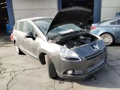 Veículo de Sucata peugeot 5008 premium do ano 2001 alimentado rhe