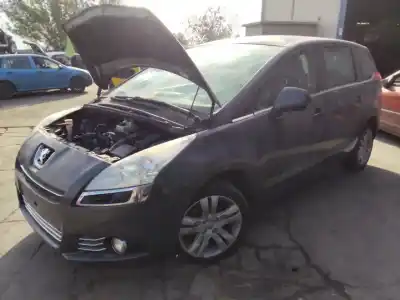 Veículo de Sucata peugeot 5008 premium do ano 2001 alimentado rhe