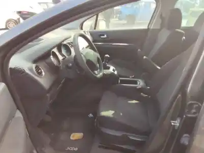 Veículo de Sucata peugeot 5008 premium do ano 2001 alimentado rhe