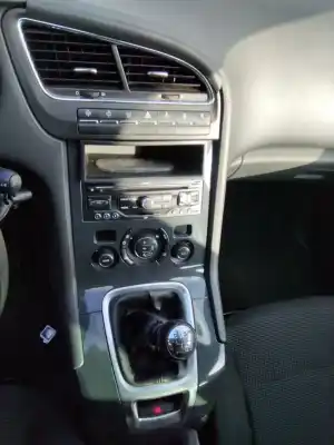 Veículo de Sucata peugeot 5008 premium do ano 2001 alimentado rhe