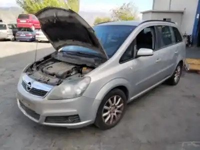 Veículo de Sucata opel zafira b cosmo do ano 2001 alimentado 