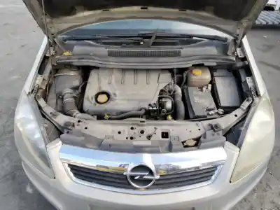 Veículo de Sucata opel zafira b cosmo do ano 2001 alimentado 