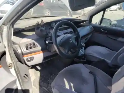 Здавання транспортного засобу citroen c8 2.0 hdi x року 2001 потужний 